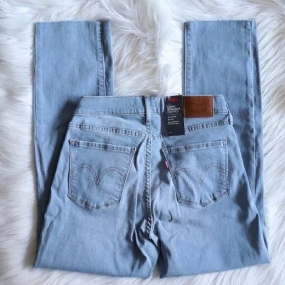 NWT Levis Curvy Straight Leg Light Blue Wash Cropped Jeans Size 27 - Picture 5 of 9